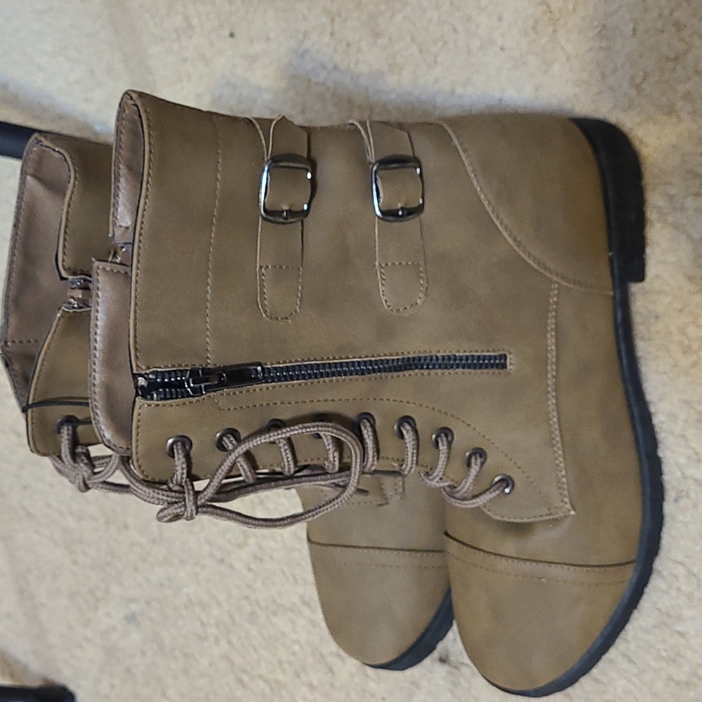 Accessories - Picture 2 of 3
